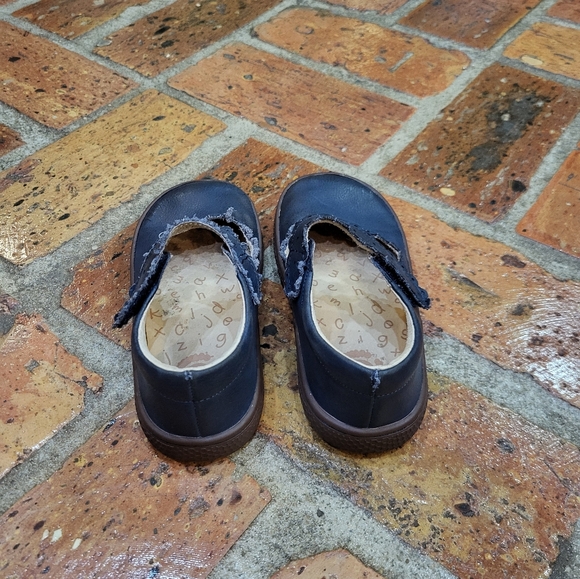 Livie Luca Navy Shoes, Size 10 - Picture 3 of 5